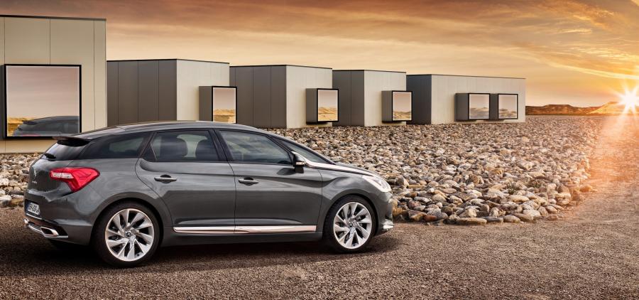  Citroen DS5 2012 года  (фото 15 из 182)